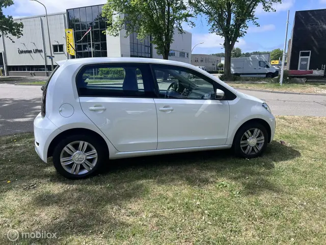 Volkswagen up! 1.0 BMT high up! 2017 Benzine 7