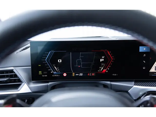 BMW M3 3-serie Touring xDrive Competition 2024 Benzine 17