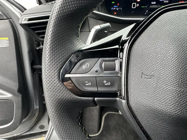 Peugeot 2008 1.2 Hybrid 145 PK GT 2025 Hybride Benzine 16