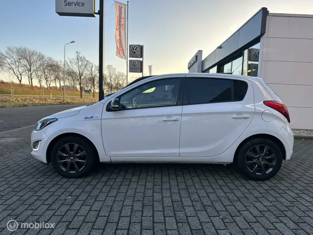 Hyundai i20 1.2HP i-Drive Airco Led Cruise 2016 Benzine 5