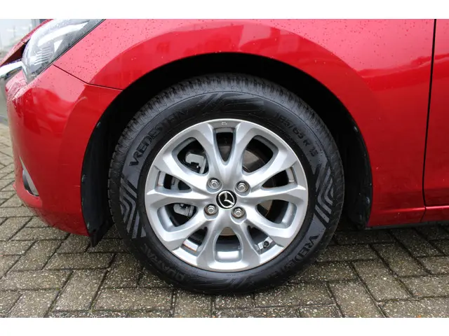 Mazda 2 1.5 Skyactiv-G Dynamic 2017 Benzine 27