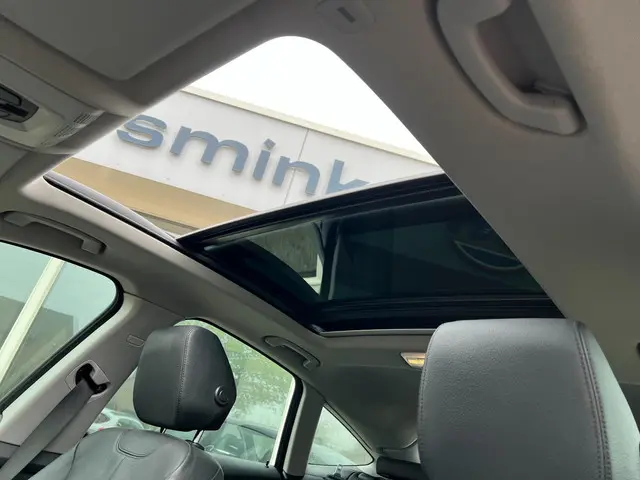 BMW 3 Serie 330i High Executive 2019 Benzine 8