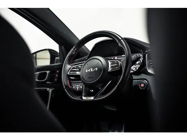 Kia Ceed 1.6 T-GDi GT 2023 Benzine 19