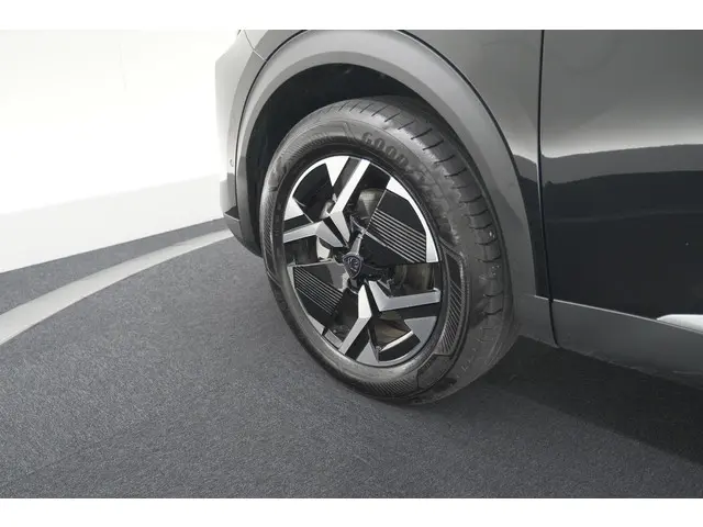 Peugeot 2008 1.2 Hybrid 145 Allure 2025 Hybride Benzine 22