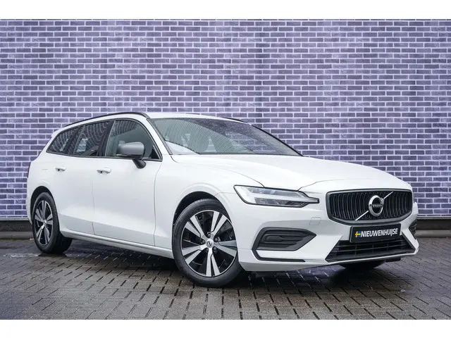 Volvo V60 2.0 B3 Momentum Advantage 2020 Benzine 10
