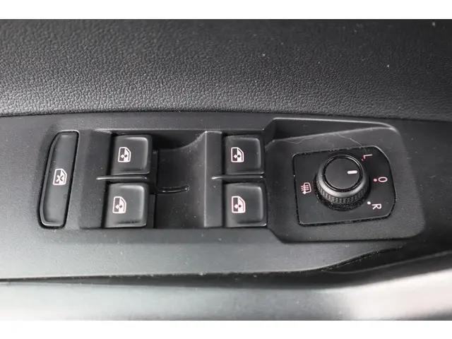 Volkswagen Polo 1.0 TSI COMFORTLINE 2021 Benzine 16