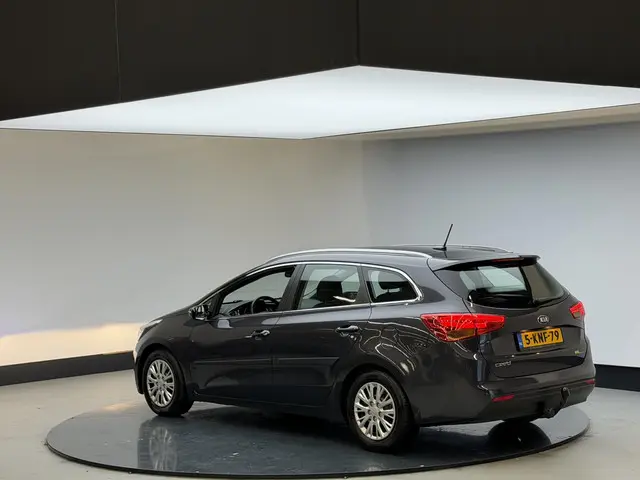 Kia cee'd Sportswagon 1.6 GDI Business Pack 2013 Benzine 2