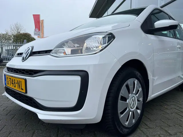 Volkswagen up! 1.0 BMT move up! 2019 Benzine 7