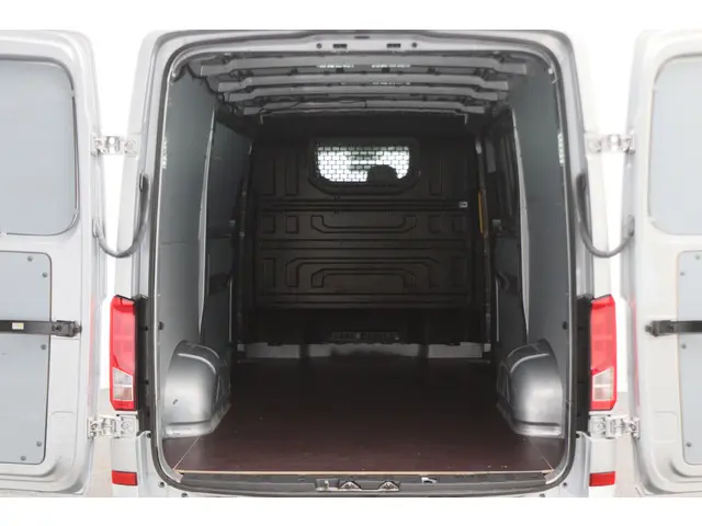 Volkswagen Crafter 30 2.0 TDI L3H2 2018 Diesel 17