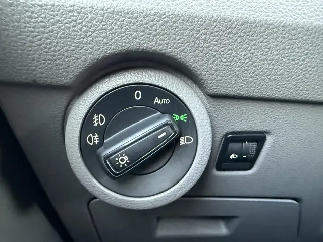 Volkswagen Transporter 2.0 TDI L1H1 28 2021 Diesel 12