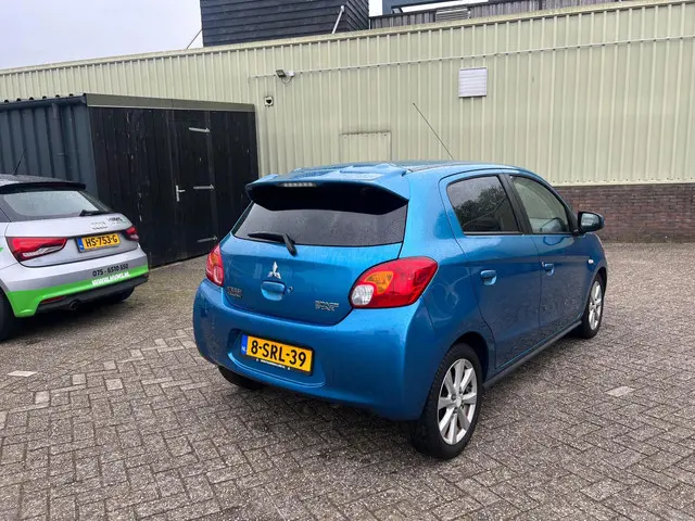 Mitsubishi Space Star 1.2 Intense+ 2013 Benzine 14