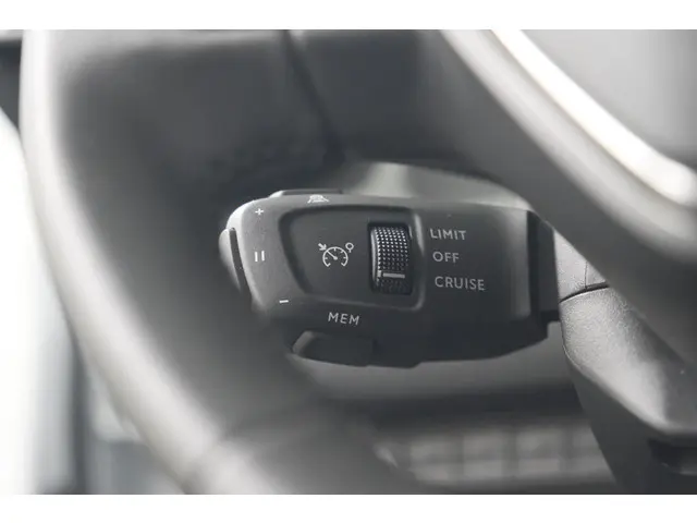 Peugeot 208 PureTech 100 Allure 2024 Benzine 35