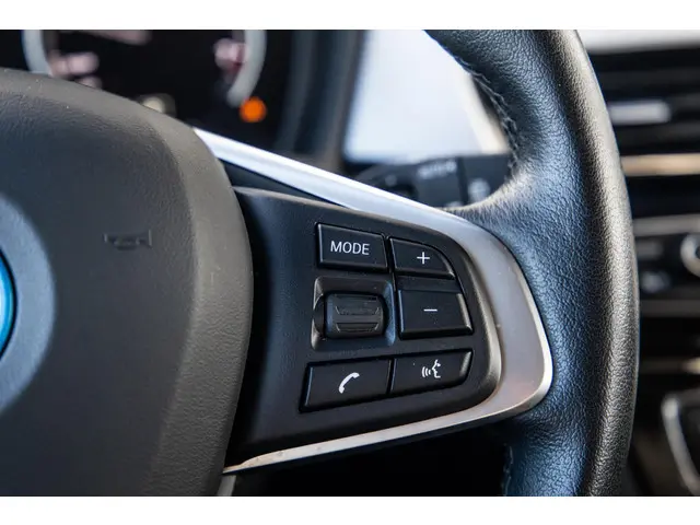 BMW X2 xDrive25e Executive 2022 Hybride Benzine 37