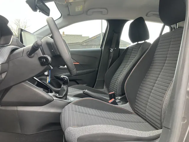 Peugeot 208 1.2 PureTech Active 2022 Benzine 16