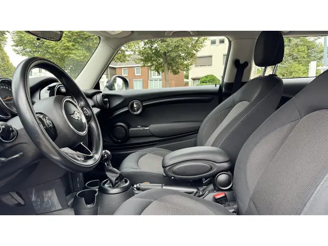 MINI Cooper Mini 1.5 Business 2016 Benzine 13