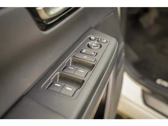 Honda CR-V 2.0i e:HEV ELEGANCE 2024 Hybride Benzine 38