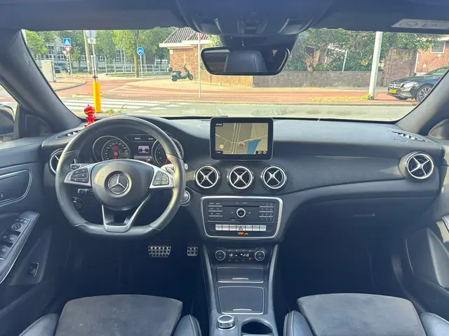 Mercedes-Benz CLA 180 AMG EDITION PANO NAP 2017 Benzine 21