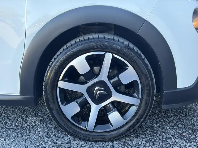 Citroën C3 1.2 PureTech S&S Shine 2018 Benzine 24