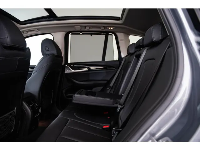 BMW X3 xDrive30e High Executive 2023 Hybride Benzine 20