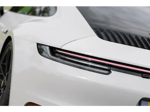 Porsche 911 3.0 Carrera GTS 2022 Benzine 122