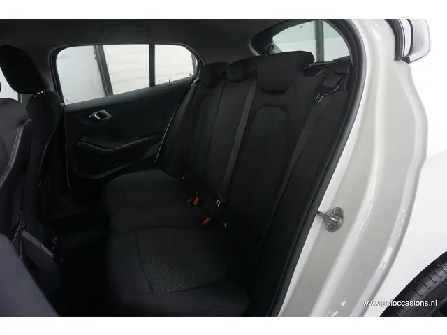 BMW 1 Serie 118i Exec 2020 Benzine 6