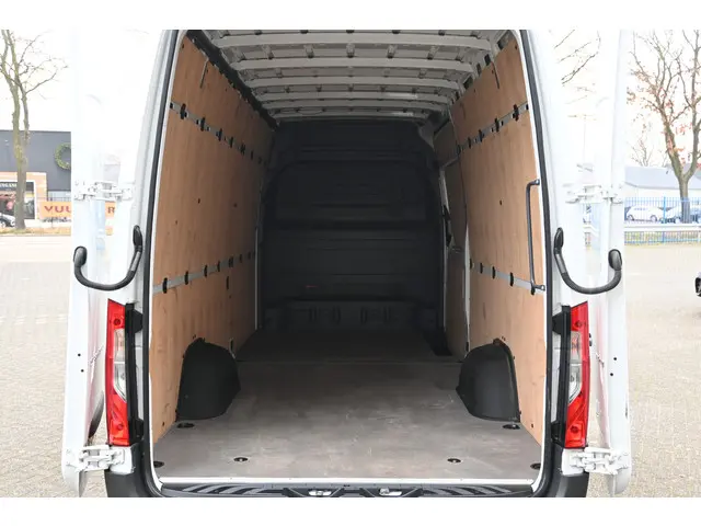 Mercedes-Benz Sprinter 315 CDI L3H2 2023 Diesel 12