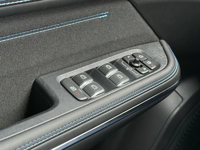 Lynk & Co 01 1.5 PHEV Business Edition 2025 Hybride Benzine 39