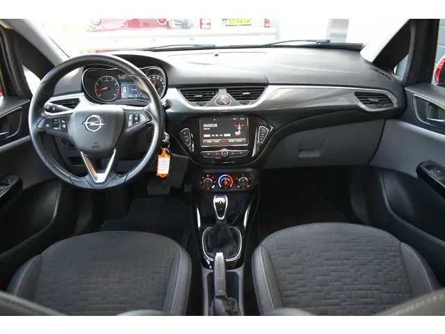 Opel Corsa 1.4 Innovation automaat/weinig km. 2016 Benzine 13