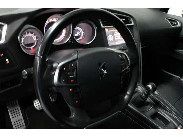 Citroën DS4 1.6 THP Sport Chic 200PK 2012 Benzine 18