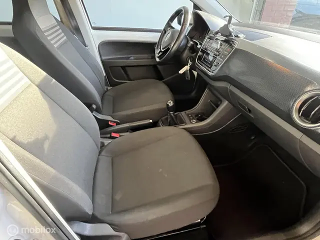 Volkswagen up! 1.0 BMT high up! 2018 Benzine 19