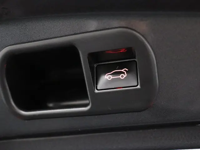 Toyota C-HR 1.8 Hybrid Active 2021 Hybride Benzine 31