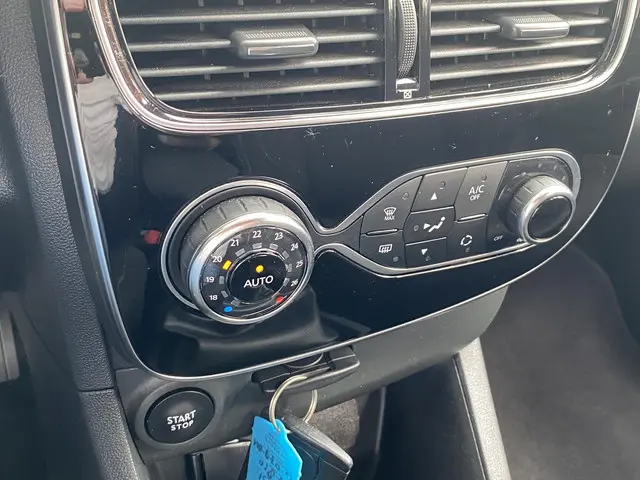 Renault Clio Estate 0.9 TCe Limited 2018 Benzine 20