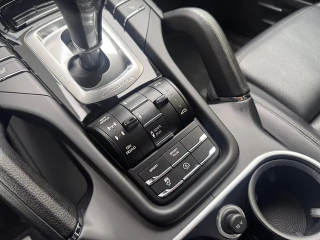 Porsche Cayenne 3.0 D Platinum Edition 2017 Diesel 12