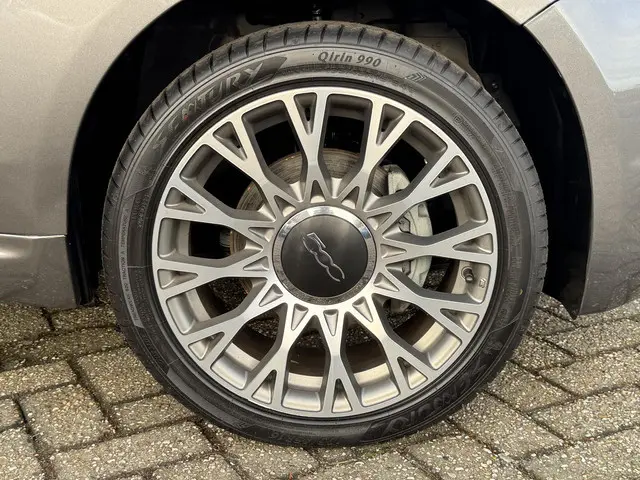 Fiat 500C 1.0 Hybrid Club 2022 Benzine 13