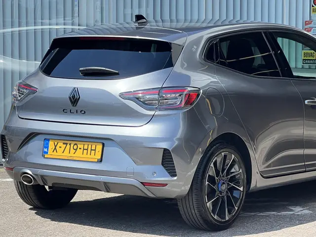 Renault Clio 1.0 TCe 90 GPF Esprit Alpine 2023 Benzine 31