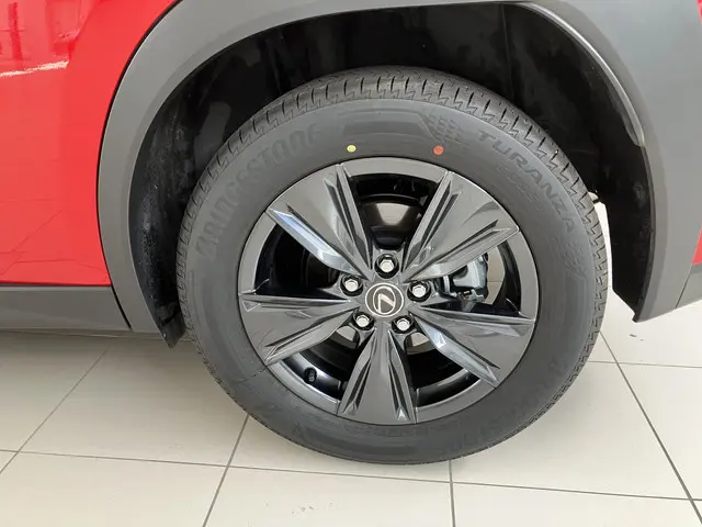 Lexus UX 300h Urban Line 2024 Hybride Benzine 8