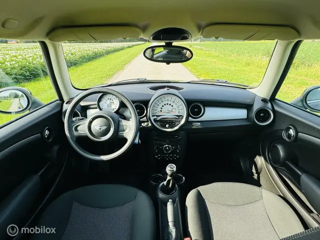 MINI Clubman 1.6 One Club White & Club Black 2013 Benzine 8