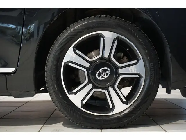 Toyota Aygo 1.0 VVT-i x-clusiv 2014 Benzine 15