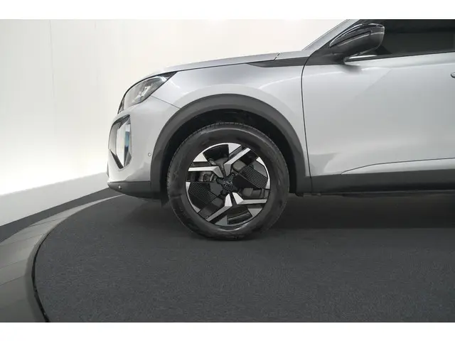 Peugeot 2008 1.2 Hybrid 145 Allure 2025 Hybride Benzine 19