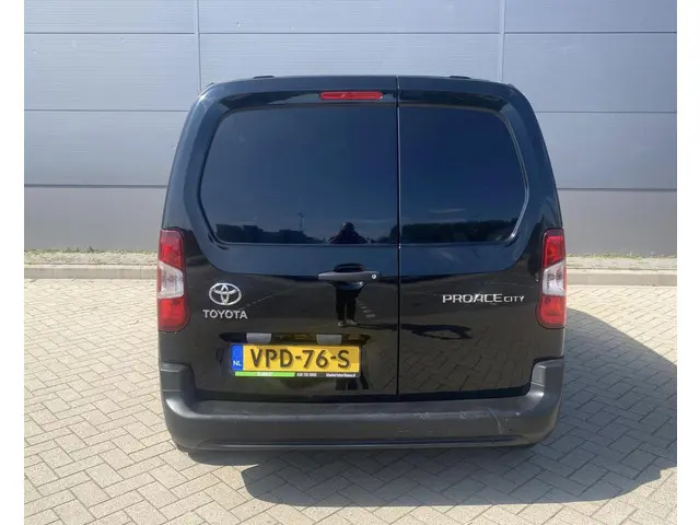 Toyota ProAce CITY 1.5 D-4D Cool 2022 Diesel 3
