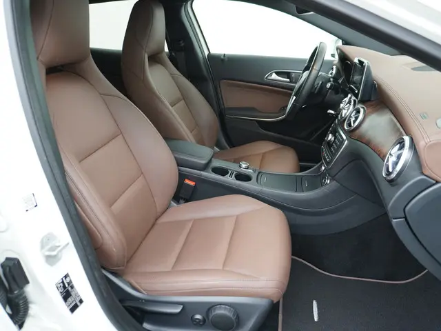 Mercedes-Benz GLA 250 4MATIC 2015 Benzine 34