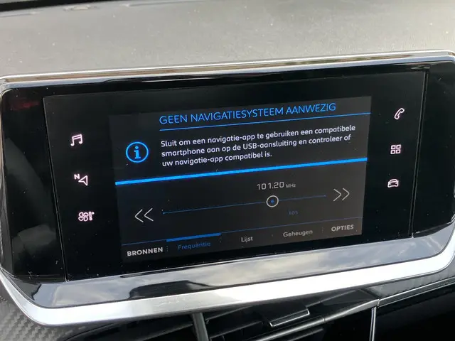 Peugeot 208 1.2 PureTech Active 2022 Benzine 26