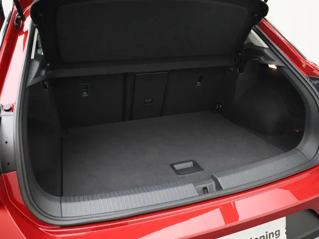 Volkswagen T-Roc 1.0TSI/110PK Life 2023 Benzine 19