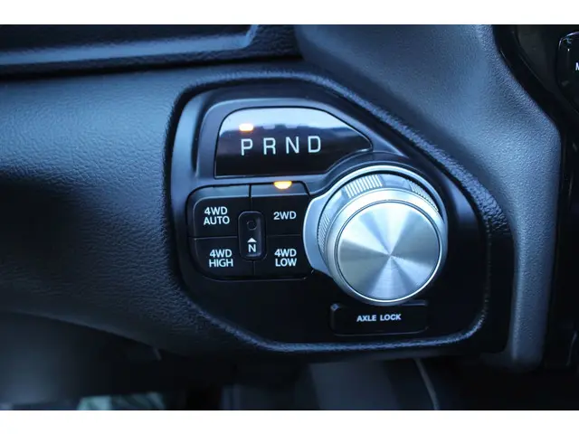 Dodge Ram 1500 5.7 V8 4x4 Crew Cab Laramie 2021 LPG/Gas 9