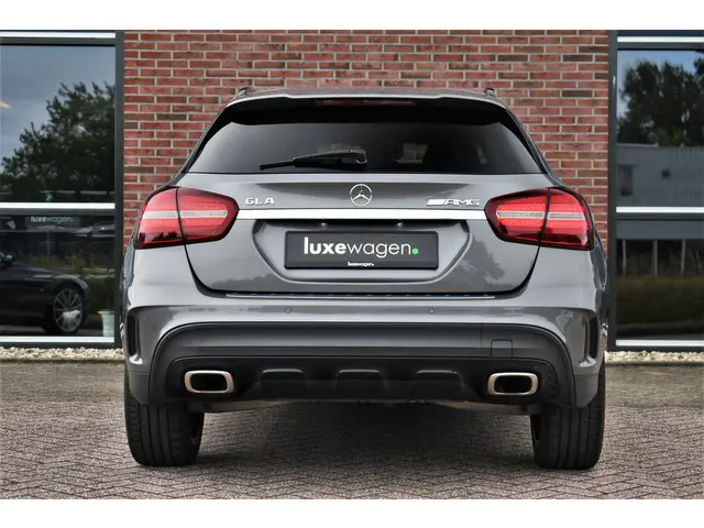 Mercedes-Benz GLA 180 AMG Night 2019 Benzine 8