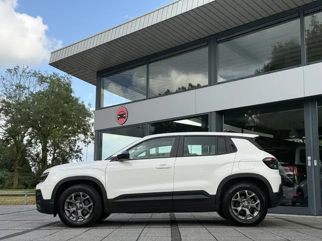 Jeep Avenger Longitude 54 kWh Aut. 2024 Elektrisch 3