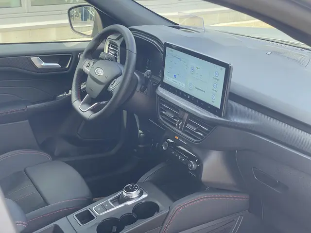 Ford Kuga 2.5 PHEV ST-Line X 2024 Hybride Benzine 35