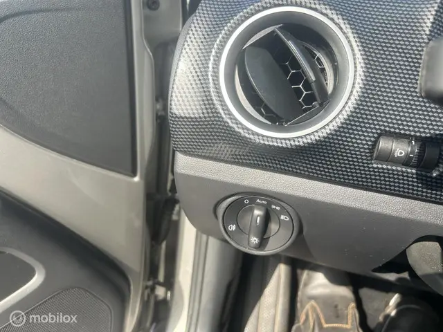 Volkswagen up! 1.0 BMT move up! 2019 Benzine 9