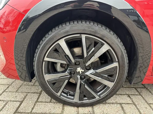 Peugeot 208 1.2 Turbo 100 PK GT Pack 2021 Benzine 44