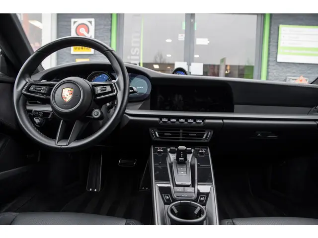 Porsche 911 3.0 Carrera 4S 2021 Benzine 32
